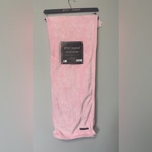 Betsey Johnson Pink Bow Ultra Plush Soft Throw Blanket NWT
